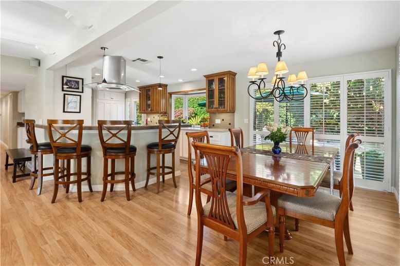 Chandelier, Dining room, Interior, Kitchen, Pendant Lights, Recessed Lighting, Wood Texture Flooring