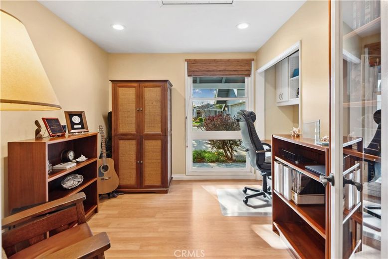 Home Office, Interior, Recessed Lighting, Wood Texture Flooring