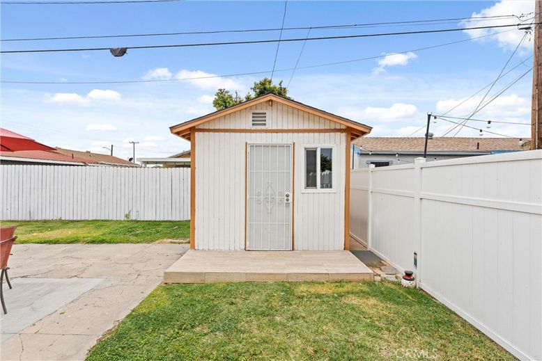 Backyard, Exterior