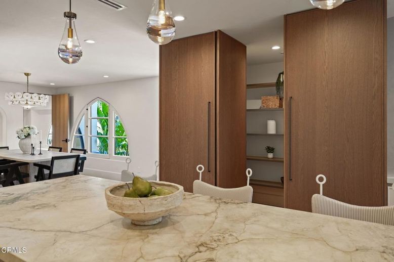 Dining room, Interior, Pendant Lights, Recessed Lighting