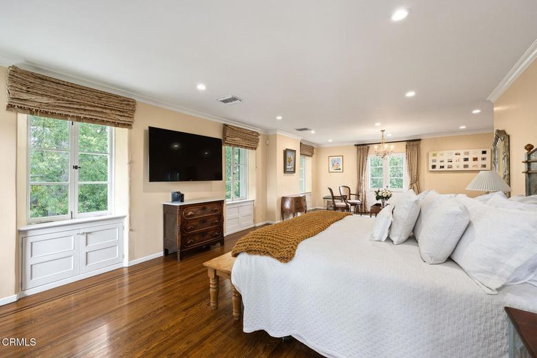 Bedroom, Chandelier, Dining room, Interior, Recessed Lighting, Wood Texture Flooring