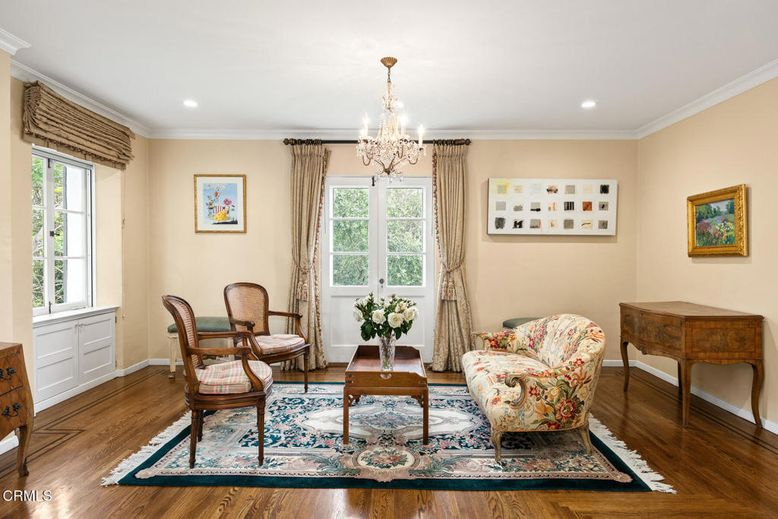 Chandelier, Interior, Recessed Lighting, Wood Texture Flooring