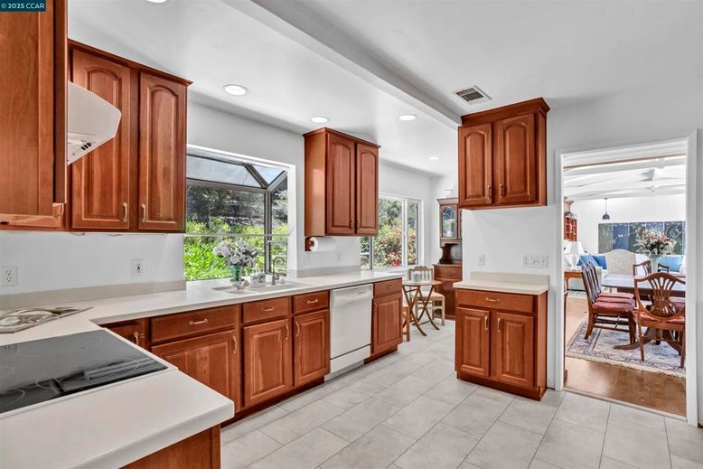 Dining room, Interior, Kitchen, Recessed Lighting