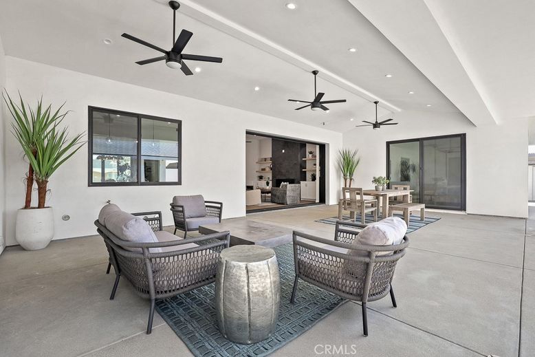 Dining room, Interior, Recessed Lighting