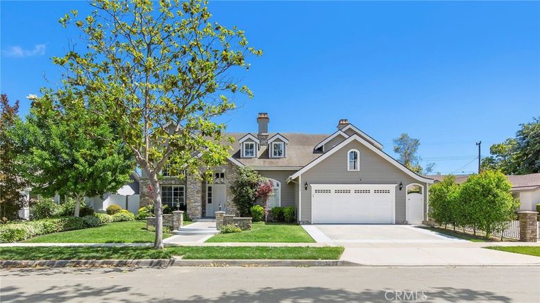 Attached, Exterior, Facade, Ranch
