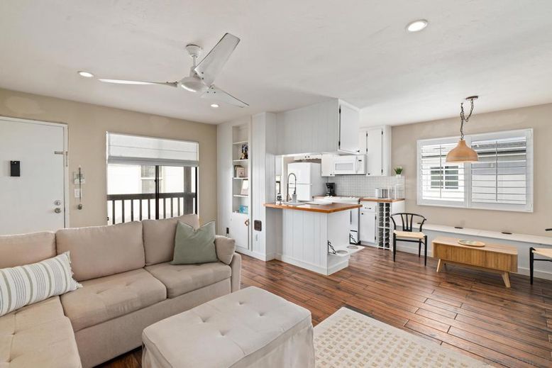 Interior, Kitchen, Living room, Pendant Lights, Recessed Lighting, Wood Texture Flooring