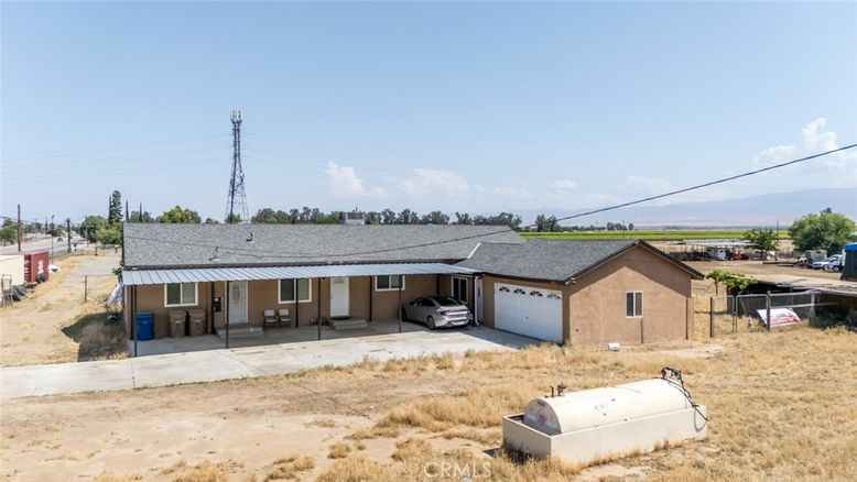 Backyard, Detached Garage, Exterior