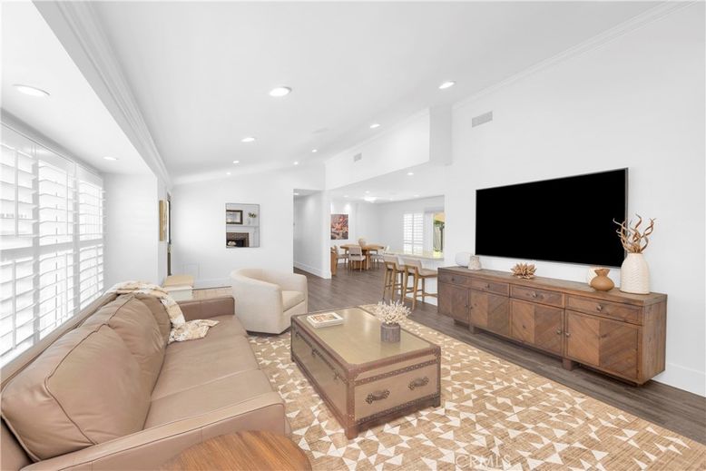 Dining room, Interior, Living room, Recessed Lighting, Wood Texture Flooring