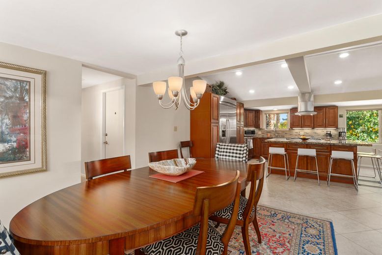 Chandelier, Dining room, Interior, Kitchen, Recessed Lighting, Stainless Steel Appliances
