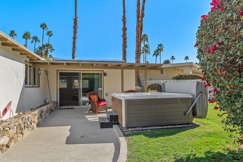 Exterior, Hot Tub