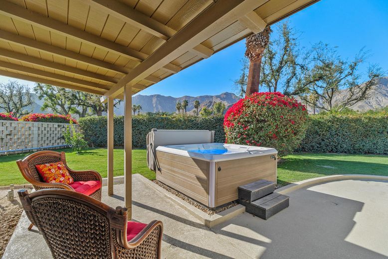 Exterior, Hot Tub