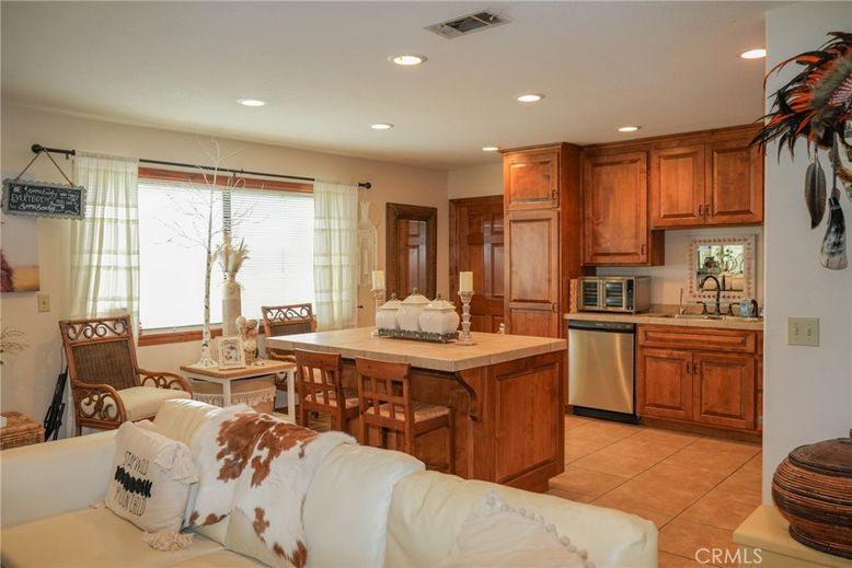 Dining room, Interior, Kitchen, Recessed Lighting, Stainless Steel Appliances
