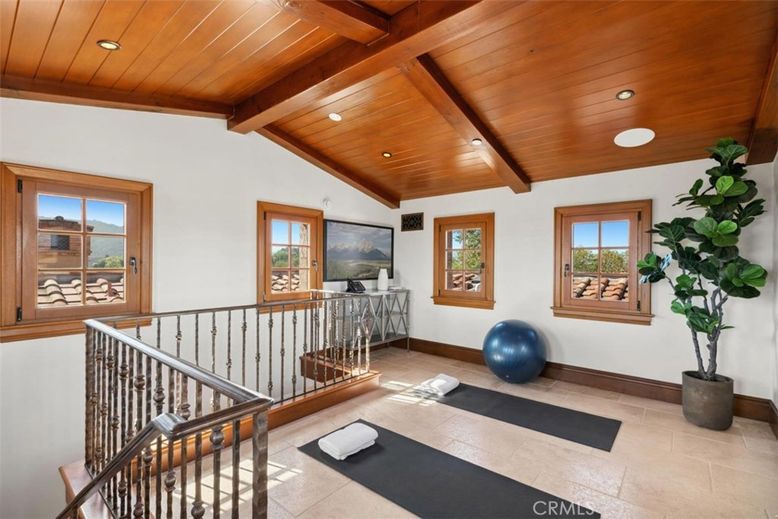 Fitness Equipment, Interior, Recessed Lighting, Wooden Beams, Wooden Ceilings