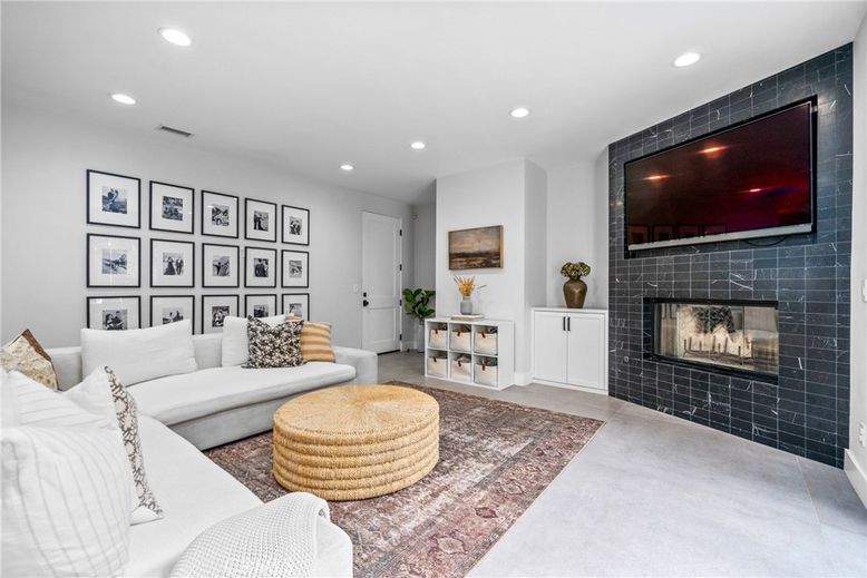 Fireplace, Interior, Living room, Recessed Lighting
