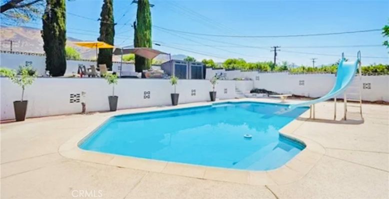 Exterior, Pool
