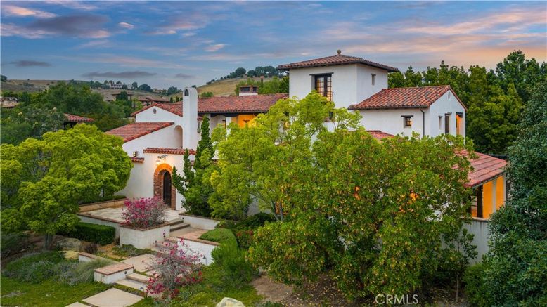 Exterior, Facade, Spanish Mediterranean