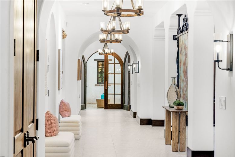 Chandelier, Interior, Pendant Lights