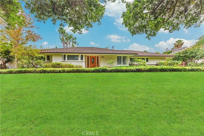 Backyard, Exterior, Facade, Ranch