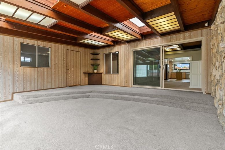 Empty room, Interior, Wooden Beams, Wooden Ceilings, Wooden Walls