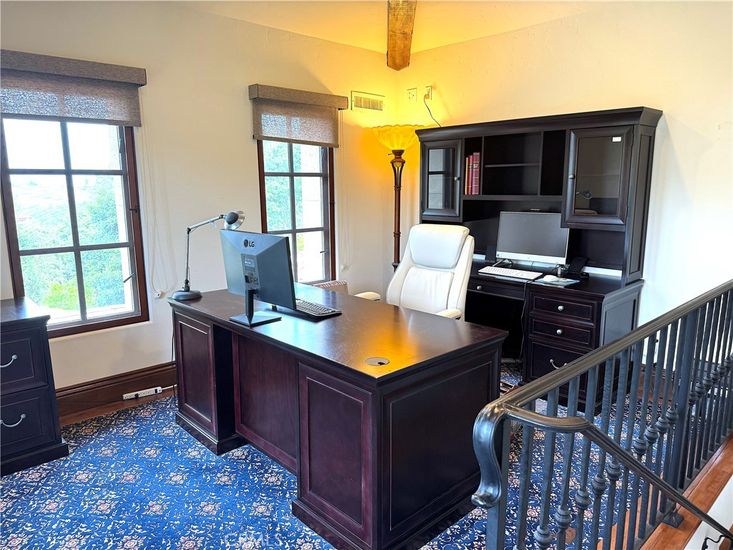 Home Office, Interior