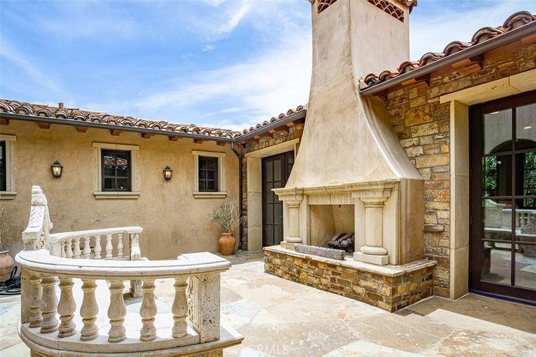 Exterior, Fireplace