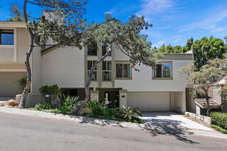 Attached, Exterior, Facade, Raised Ranch