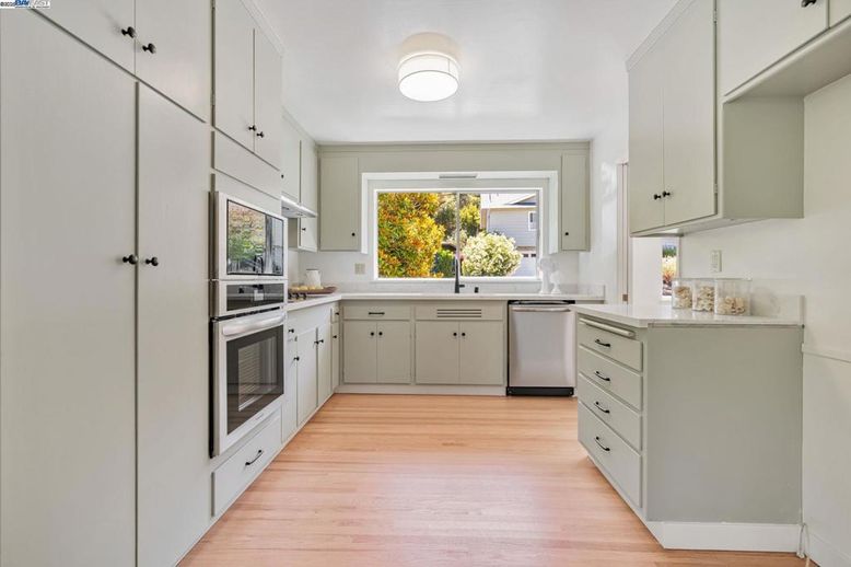 Interior, Kitchen, Stainless Steel Appliances, Wood Texture Flooring