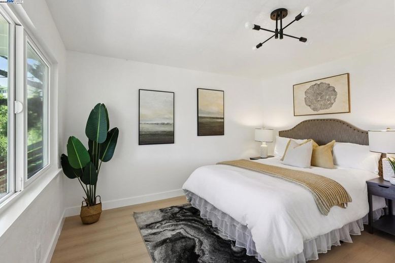 Bedroom, Interior, Pendant Lights, Wood Texture Flooring