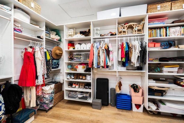 Interior, Walk-in Closets, Wood Texture Flooring