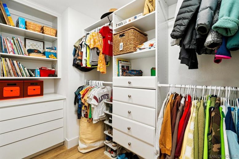 Interior, Walk-in Closets, Wood Texture Flooring