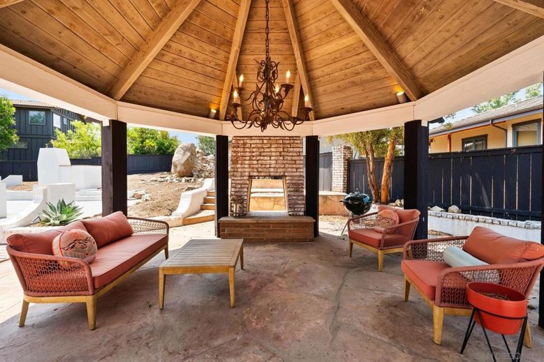Chandelier, Exterior, Fireplace