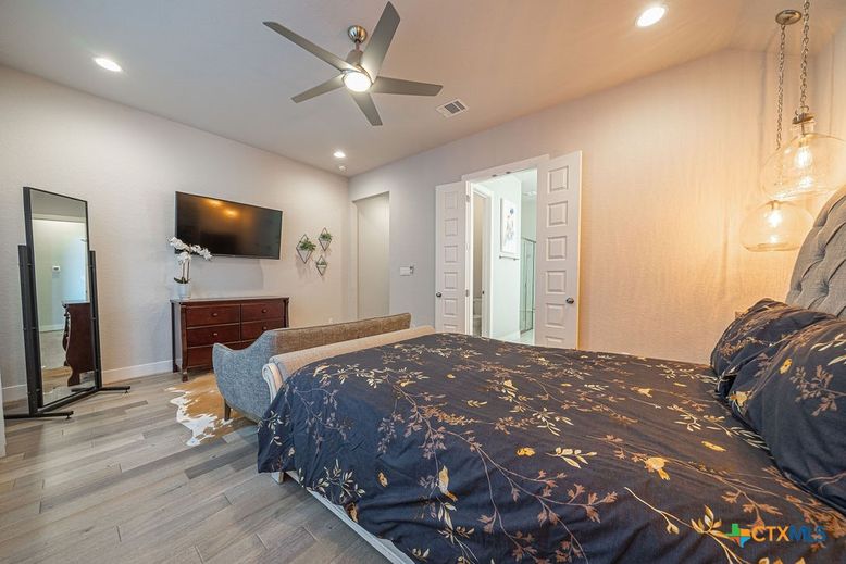 Bedroom, Interior, Pendant Lights, Recessed Lighting, Wood Texture Flooring