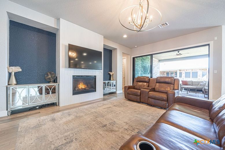 Fireplace, Interior, Living room, Pendant Lights, Recessed Lighting, Wood Texture Flooring