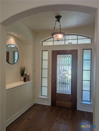 Interior, Pendant Lights, Wood Texture Flooring