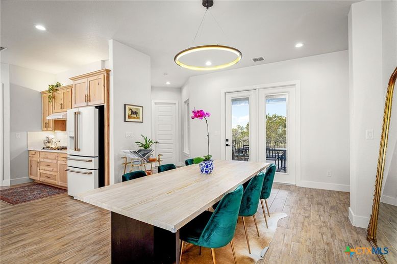 Dining room, Interior, Kitchen, Pendant Lights, Recessed Lighting, Wood Texture Flooring