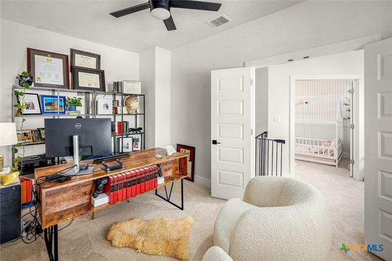 Home Office, Interior