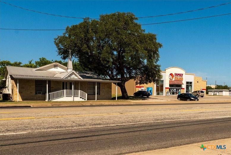 Exterior, Facade, None