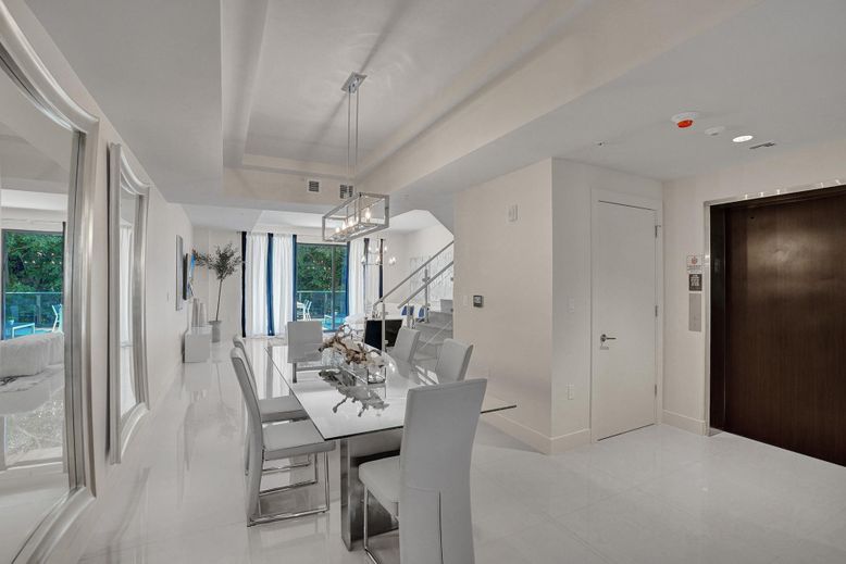 Dining room, Interior, Pendant Lights, Recessed Lighting