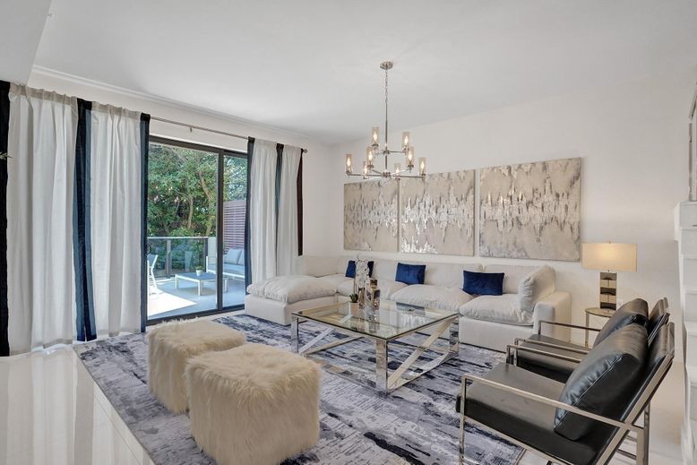 Chandelier, Interior, Living room