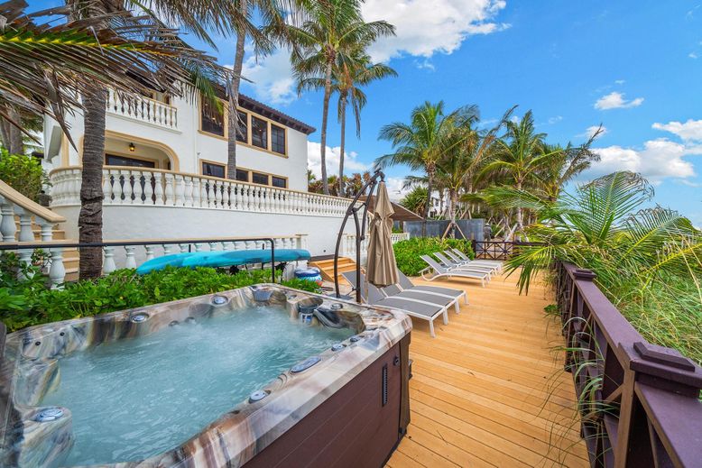 Exterior, Hot Tub