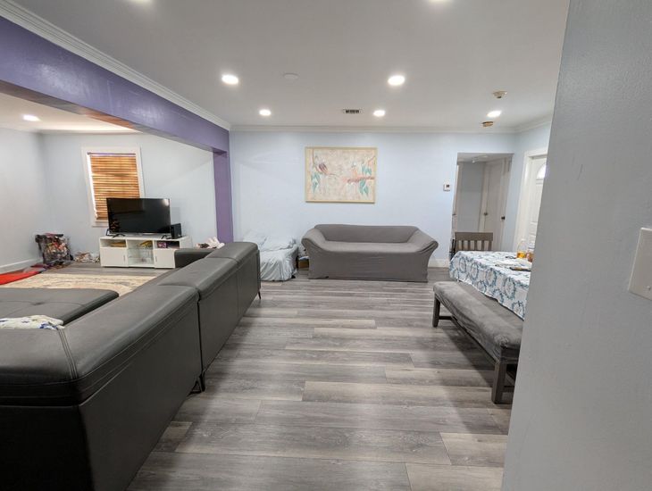 Interior, Recessed Lighting, Wood Texture Flooring