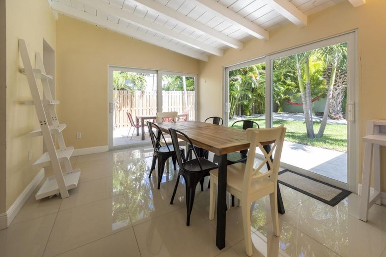 Dining room, Interior