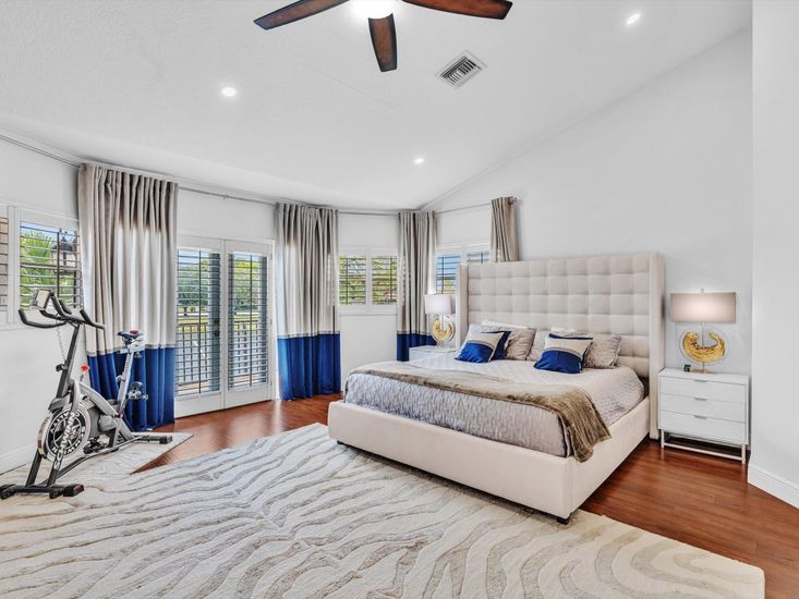 Bedroom, Fitness Equipment, Interior, Recessed Lighting, Wood Texture Flooring