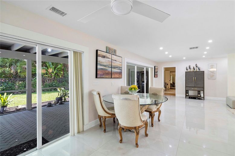 Dining room, Interior, Recessed Lighting