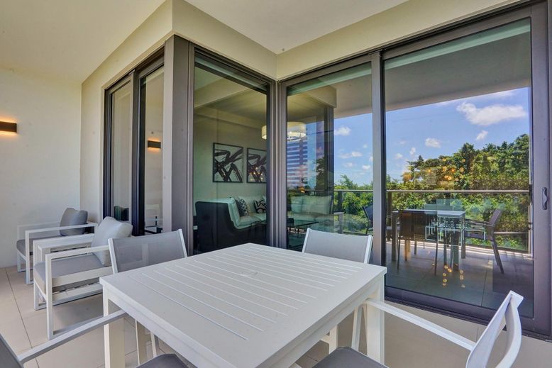 Dining room, Interior
