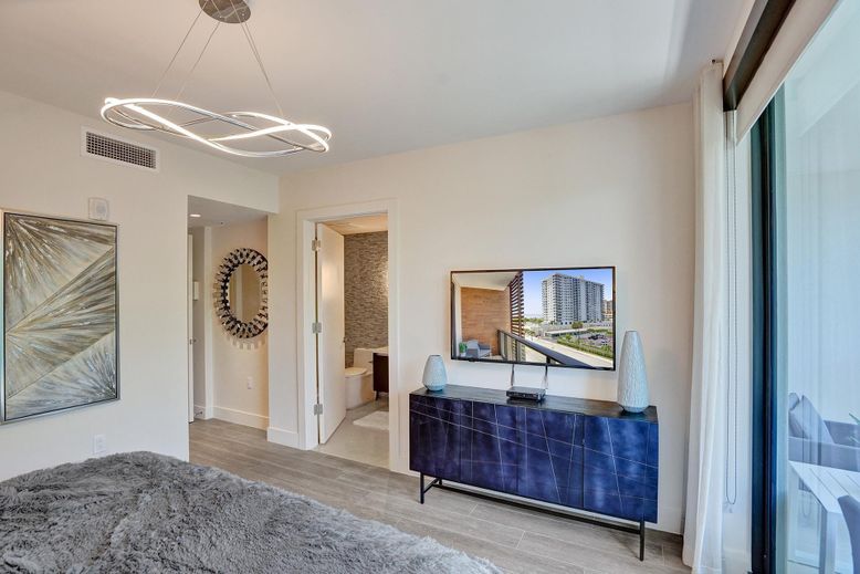Interior, Pendant Lights, Wood Texture Flooring
