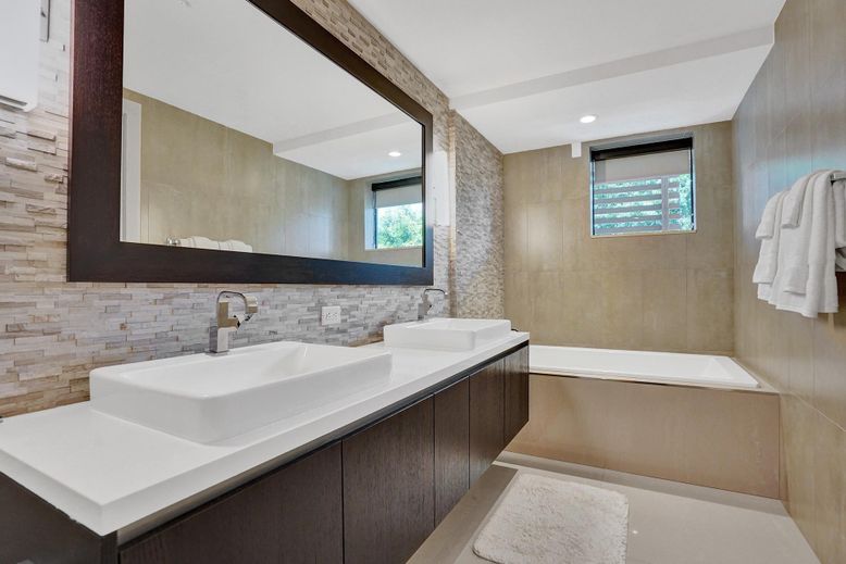 Bathroom, Interior, Recessed Lighting