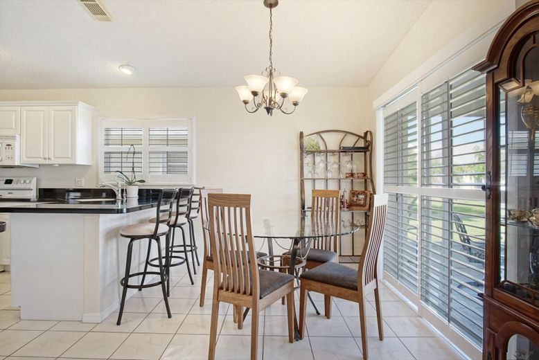 Chandelier, Dining room, Interior, Kitchen, Recessed Lighting