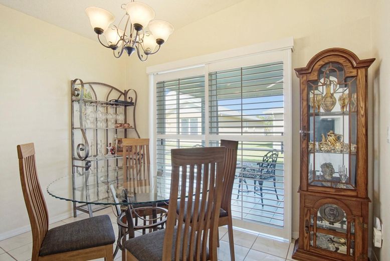 Chandelier, Dining room, Interior