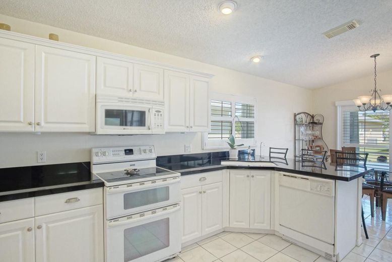 Chandelier, Dining room, Interior, Kitchen, Recessed Lighting